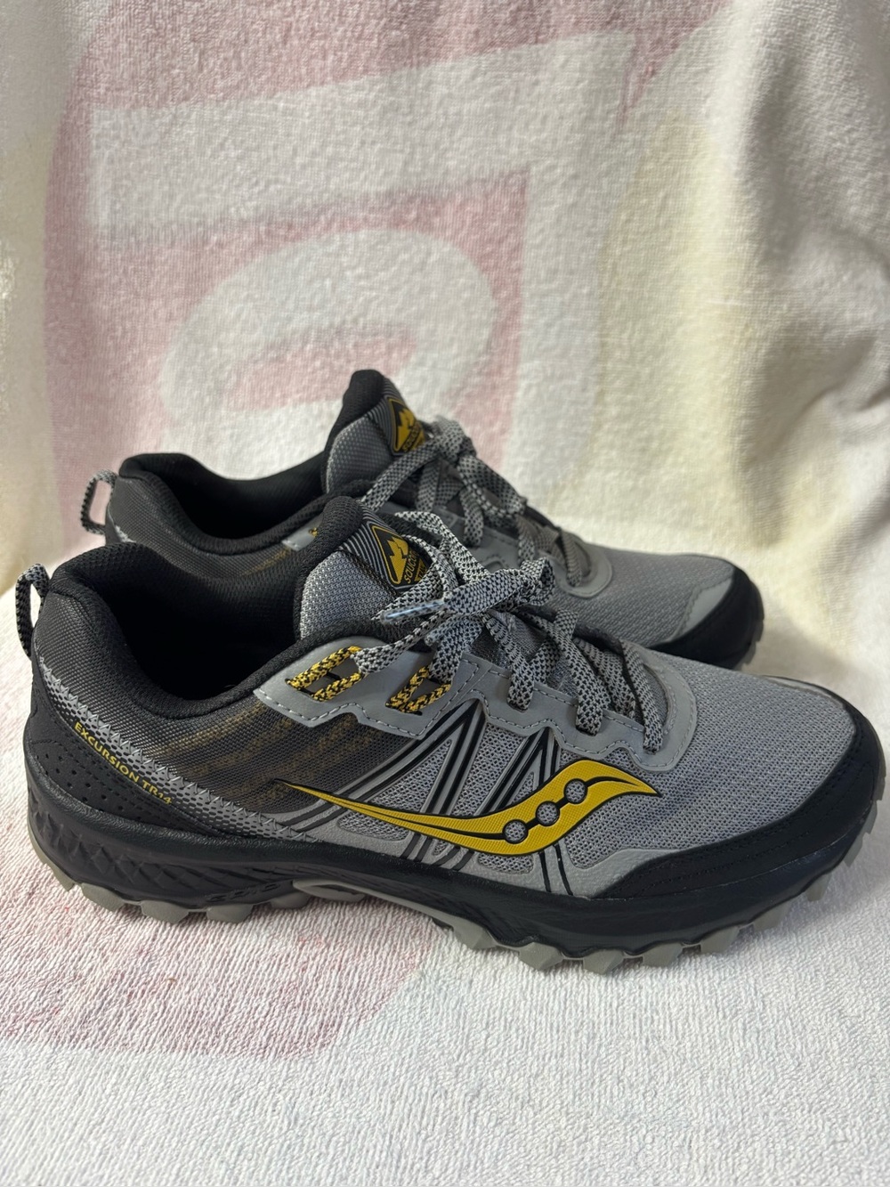 Saucony Men's Excursion Tr14 Trail
Running Shoes Sz 9.5?